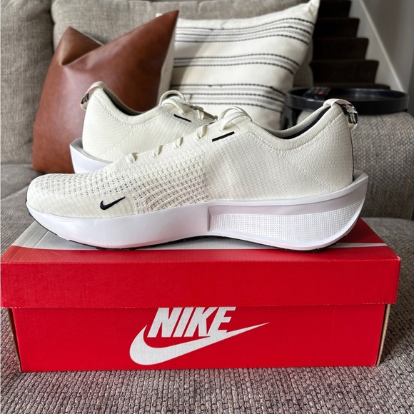 Men's Nike Interact Running Shoes - Picture 5 of 7